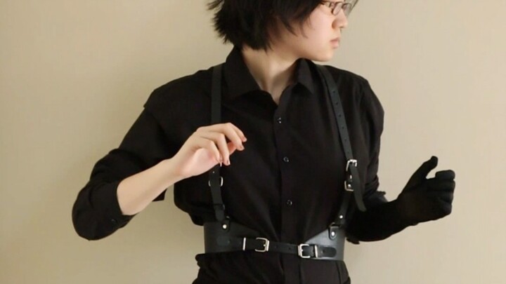 Tall and handsome in front! Is this the visual impression of the protagonist in a spy novel?