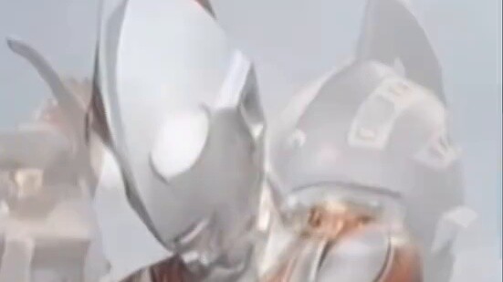 Can you believe that the bonus items in Ultraman DVD can be sold for four figures???