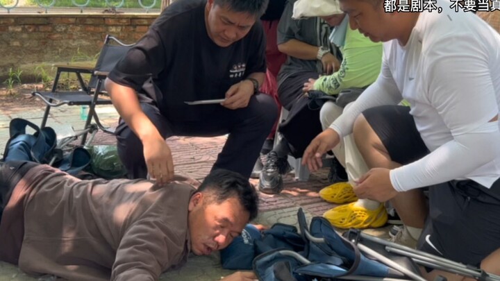 董叔跟小漠要签名，结果意外发现小漠女友