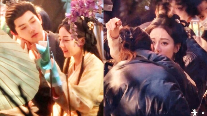 纸伞吻戏花絮！热巴照镜子、小手指代拍好可爱，片场欢乐多，你俩人为何笑场啊想知道