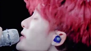 Aku tahu dia menangis di konser, tapi aku tidak tahu dia menangis sekeras itu. Salut untuknya yang t