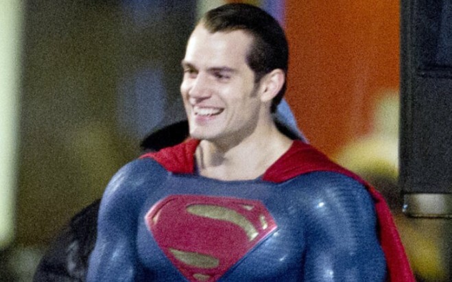 เฮนรี คาวิลล์ยืนอยู่ตรงนั้นยังดูเหมือนพร้อมจะทะยานขึ้นฟ้าได้ทุกเมื่อ!