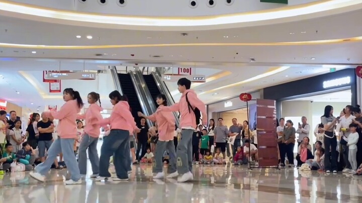 How come someone brought the door to the roadshow! ! The Pink Starch Sausage Army is on the march 20