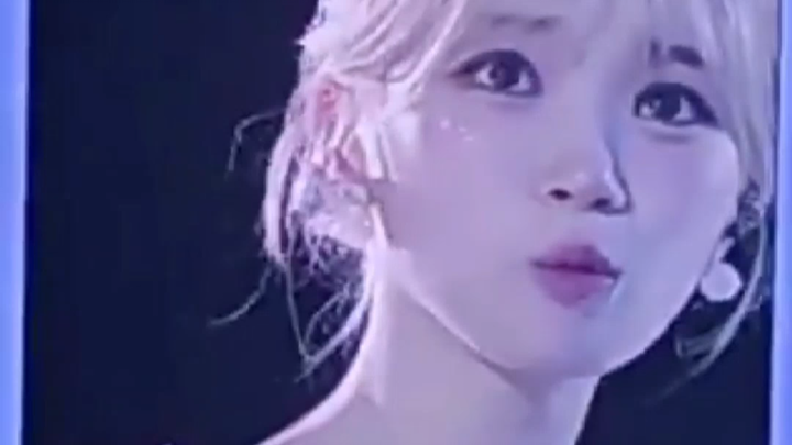 [Kim Chae-won] Yuanyuan has finally figured out how to spot the camera