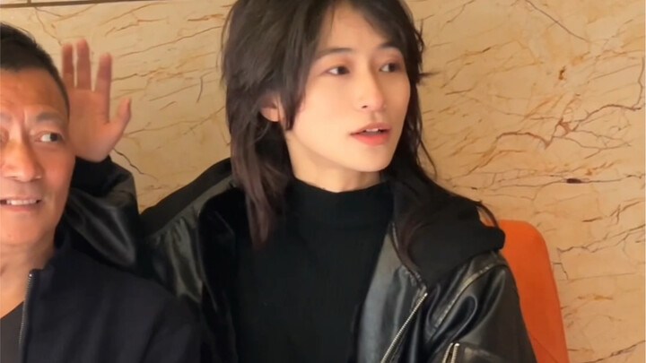 เมื่อพี่สาวของฉันที่ไม่รู้ว่าไปทำอะไรอยู่ข้างนอกกลับมาถึงบ้านแล้ว