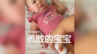患有糖尿病的宝宝，每天都打针吃药，但是她好勇敢！