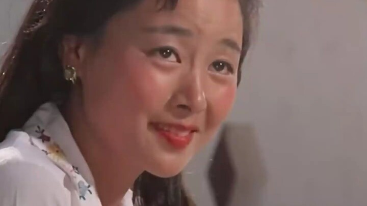 Cảnh hôn đầu tiên trên màn ảnh của nước Trung Hoa mới: Tình yêu thập niên 80 từng gây chấn động đến 