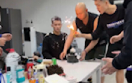 都是亲兄弟啊