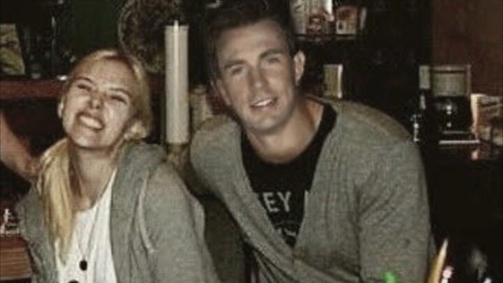 “Lúc mới quen nhau, tôi 17 tuổi” “Không, tôi thấy cậu mới chỉ 16 thôi.”