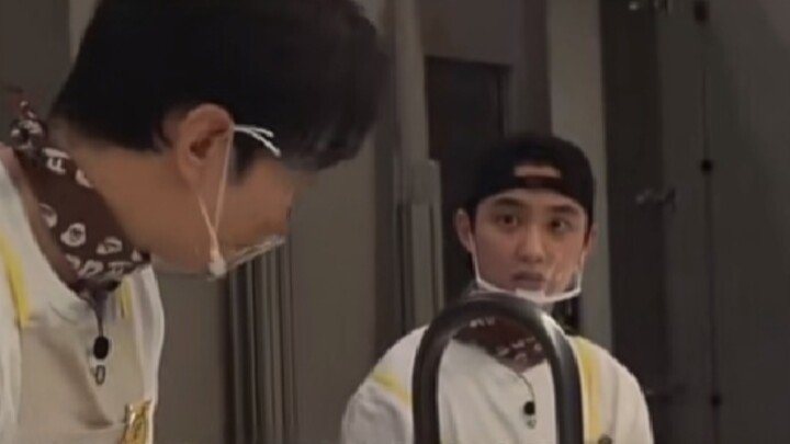 Will you come back as an idol, Teacher Du? — I thought it was just the intro to “Overdose”…