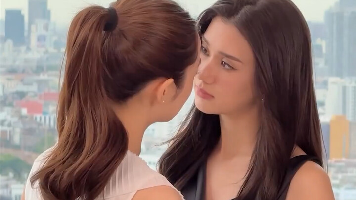 How can a kiss look so beautiful and full of tension? | Behind the scenes of LenaMiu’s “PLS LOVE, Ca