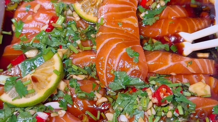 Tự tay làm món cá hồi muối sống tại nhà thì cảm giác thế nào nhỉ?