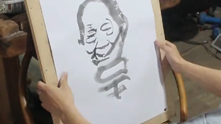 浙江金华小伙写下袁隆平爷爷的名字，翻转180°后变成他的画像！