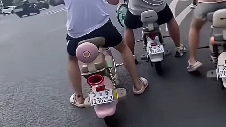 Kalau sepuluh tahun lalu saya mengunggah video ini, pasti sudah dihajar habis-habisan sampai beranta