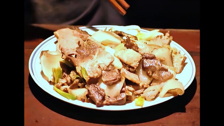 ยุคยากลำบากของวงการภาพยนตร์และโทรทัศน์ กินอะไรดี? พ่อเฒ่าทำหมูผัดถั่วเข้ากับก๋วยเตี๋ยวน้ำข้น ส่วนเซี