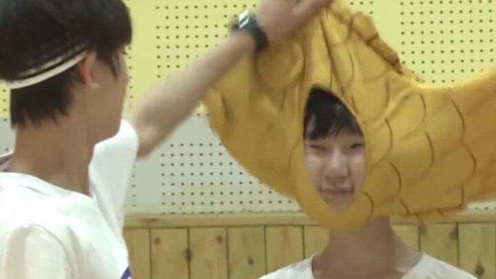 【เหอกู่หลิน】ที่มาของภาพอิโมจิชื่อดังของคุณครูเสี่ยวเหอ