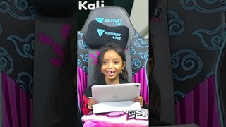 LEIKA SEMBUNYI MALAH MAU JADI SAMPAH #roblox #robloxindonesia #leika #leikagaming #viral #gaming