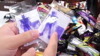 The plot is full of ups and downs! Unboxing of Kamen Rider Chocolate! Touching help from passers-by!