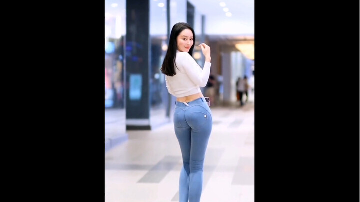Bộ sưu tập quần Jeans bó (1)
