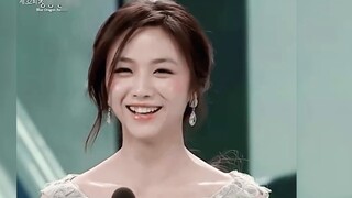 Dikatakan bahwa pujian tertinggi HGR untuk aktris asing adalah mereka terlihat seperti Tang Wei