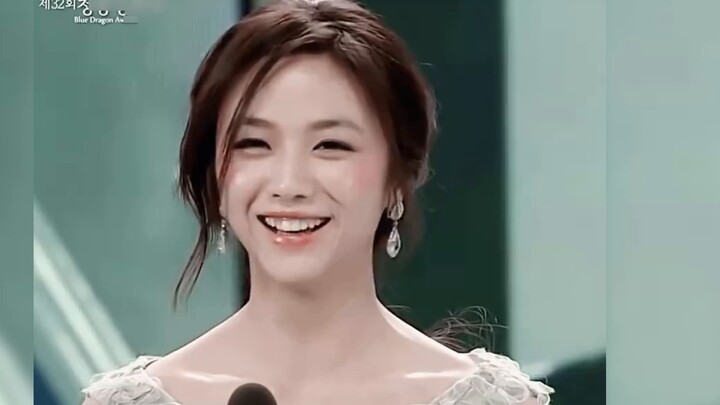 Người ta nói rằng lời khen ngợi cao nhất của HGR dành cho các nữ diễn viên nước ngoài là họ trông gi