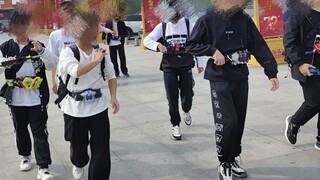 一个人叫社死，一群人叫团建。