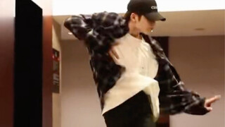 唐奇博士闲下来的时候，偶尔也会“檀跳一下”