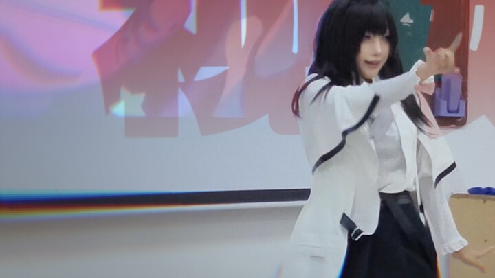 [Meaa] Precious is still spying on me...