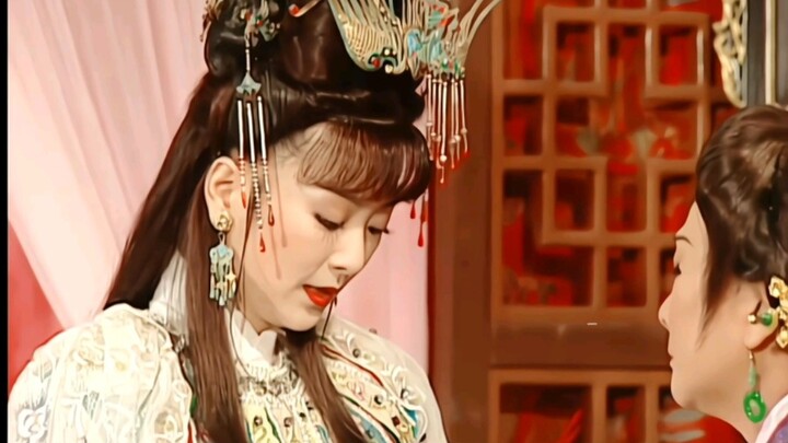 คุณสามารถไว้วางใจการจัดแต่งสไตล์ละครย้อนยุคเก่าได้เสมอ!
