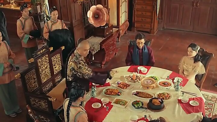 Bên trong chiếc quách đá bí ẩn hóa ra còn ẩn giấu một không gian huyền ảo khác