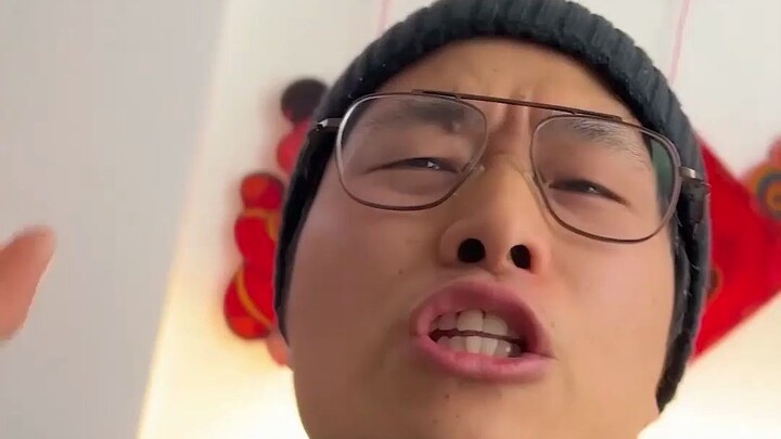 คุณแม่วัย 56 ปีคลอดลูกคนที่สอง ลูกคนโตวัย 30 ปีกลายเป็น “พี่ชาย” แบบฟ้าผ่า นี่คือโชคดีหรืออาเพศกันแน