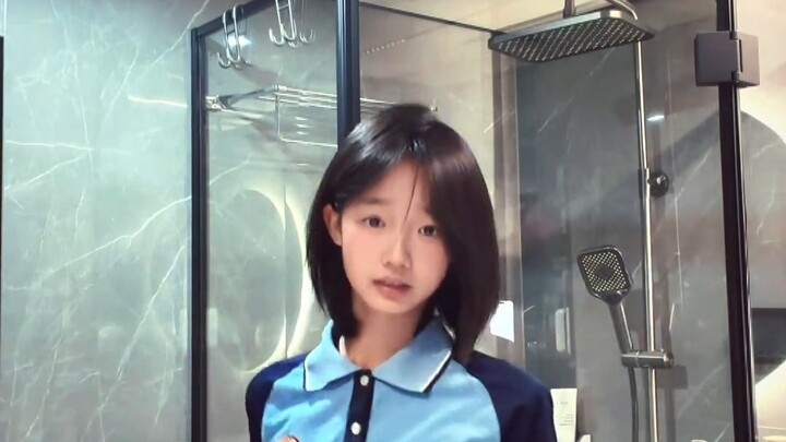 فتاة نقية في المرحلة الأولى