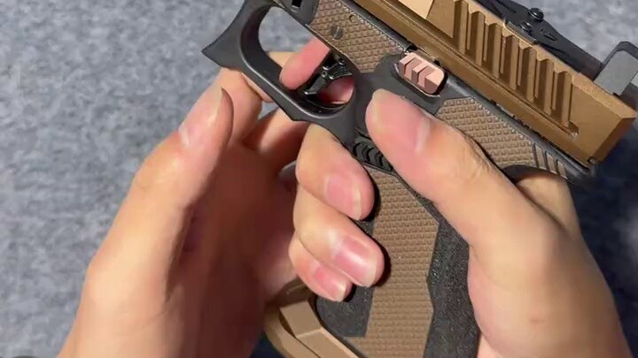 Unboxing the bronze si17, the grip is so cool!