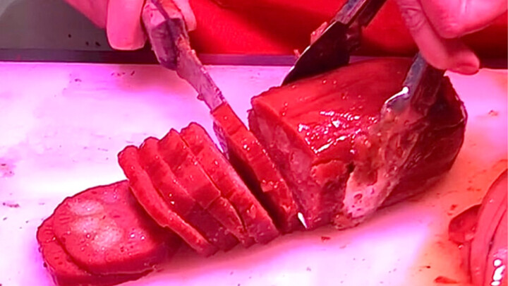 This boss is the perfect example of “cutting as much as you ask for!”