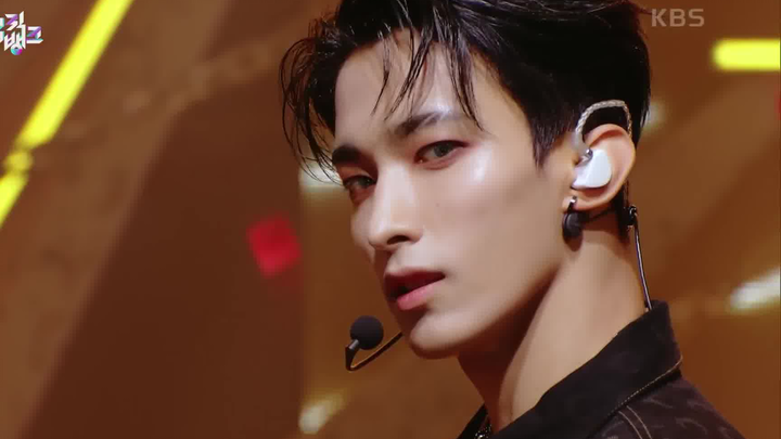 Siapa yang akan bernyanyi jika para anggota tidak ada? Lee Seokmin: Biarkan aku bernyanyi!