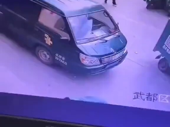 Muốn gặp em, chắc chắn là phải chạy mới kịp!