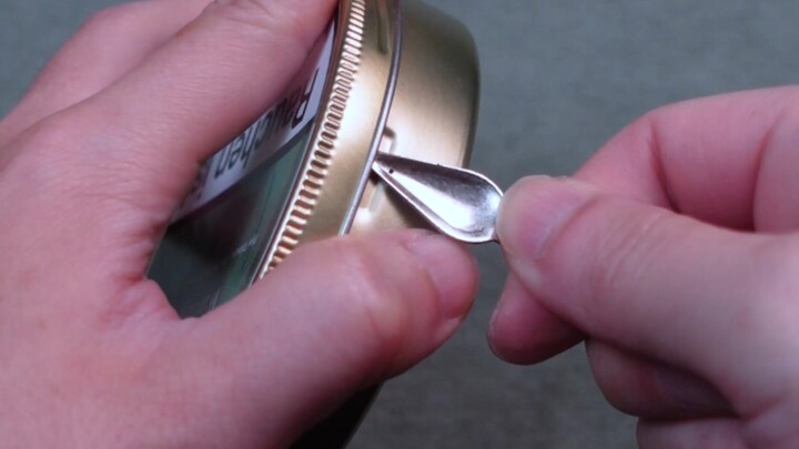 อายุ 30 ปีหลงรักการเปิดกล่อง