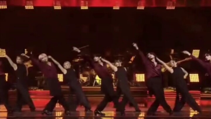 Bite Me hãy cùng học cách sử dụng vũ công nữ từ TXT đi nào, nếu không cuối năm các bạn có thể cùng n