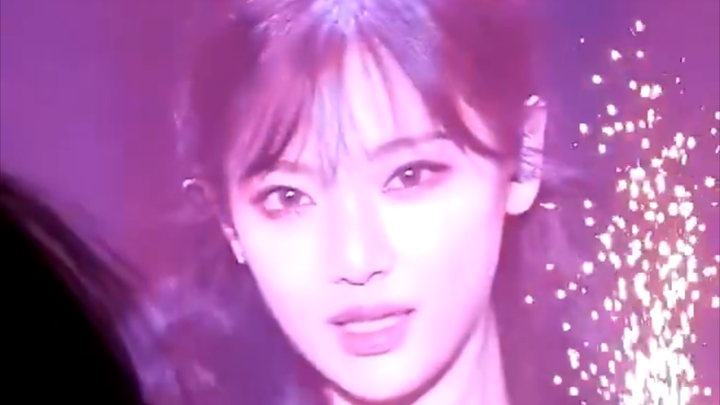 Today’s Ningning is a princess with eyes as big as half her face.