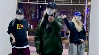 Bend it into mosquito coils as always! ! ! Goddess Bada Lee shows off NCT WayV’s new dance Kick Back