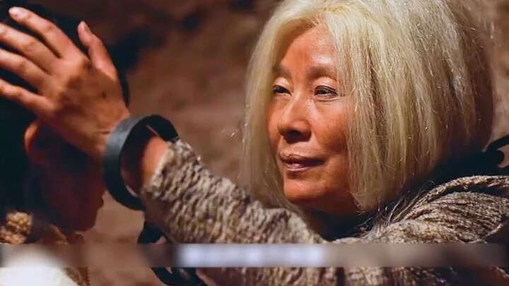 The old woman used her special powers to extract the little girl's memories, and then took out her o