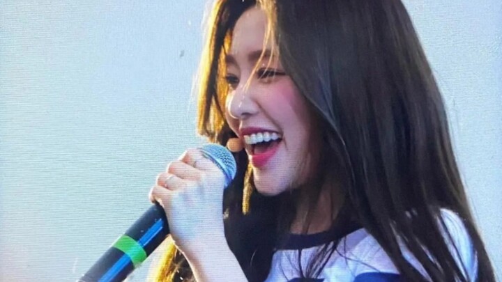 ‘Pei Zhuxuan’ – Irene dalam kostum siswi SMA ini paling manis!