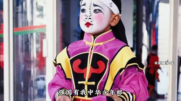 Nanshan Yingge "Xiaoshiqian", langkah ular pemimpin, lancar dan dinamis, menerjang angin dan gelomba