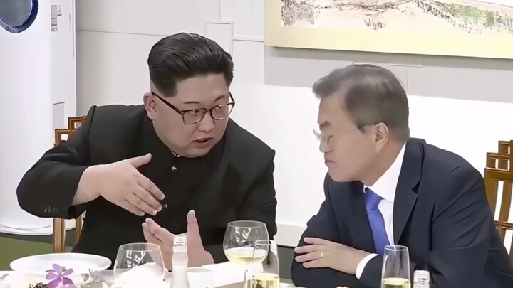 Vị tướng toàn năng đích thân hướng dẫn Moon Jae-in ăn