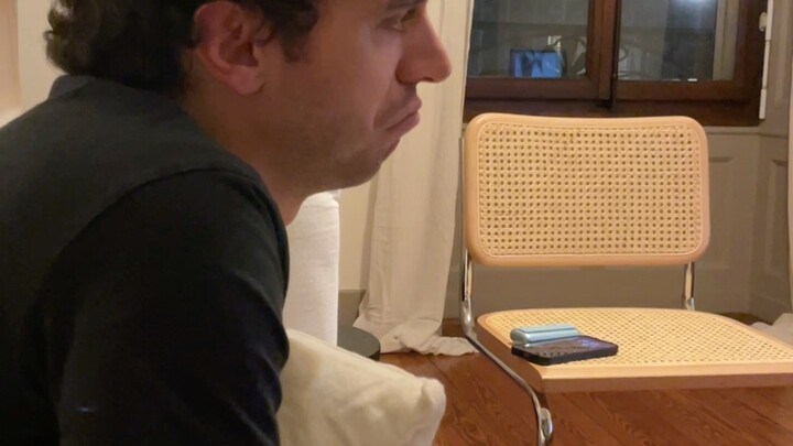 Italians Watch “Sis Mei Says Goodbye”