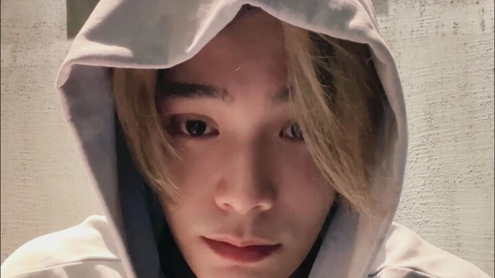 【Ding Yuxi】 20240420 Ding Yuxi’s Springtime Gray Hoodie Short Video