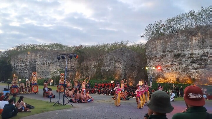 tari tradisional kecak