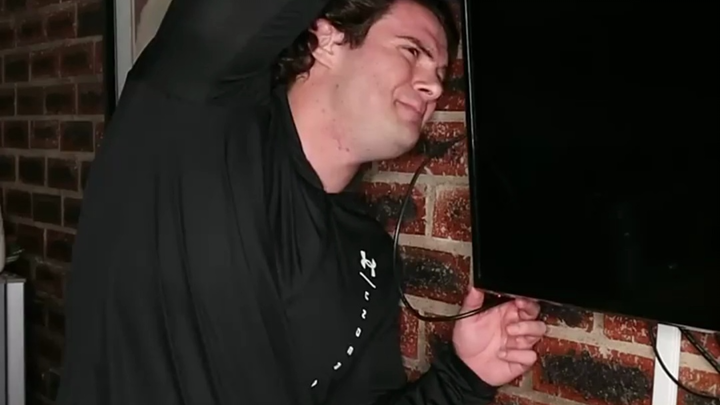 Jadi, memanjakan anak bungsu itu sudah jadi tren global ya? Perbedaan perlakuan ibu terhadap ketiga 