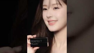 Zhao Lusi behind Perfect Diary poster shooting