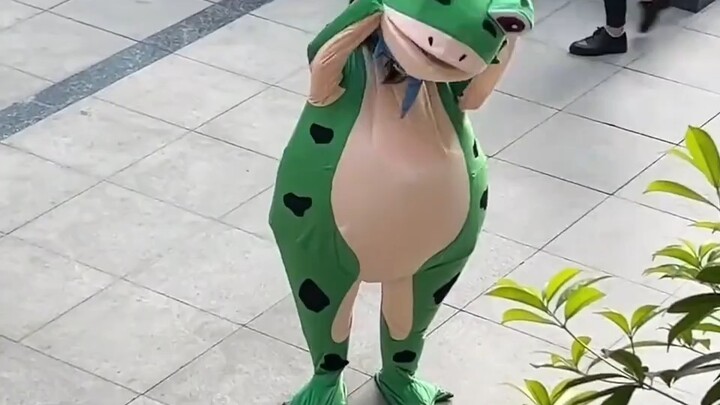 Momen lucu boneka katak seleb internet